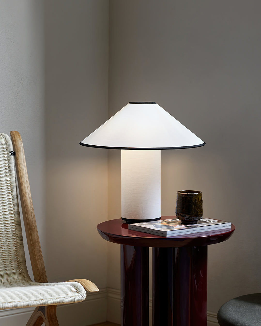 Chic Modern Table Lamp for a Cozy & Stylish Home - StyleTable
