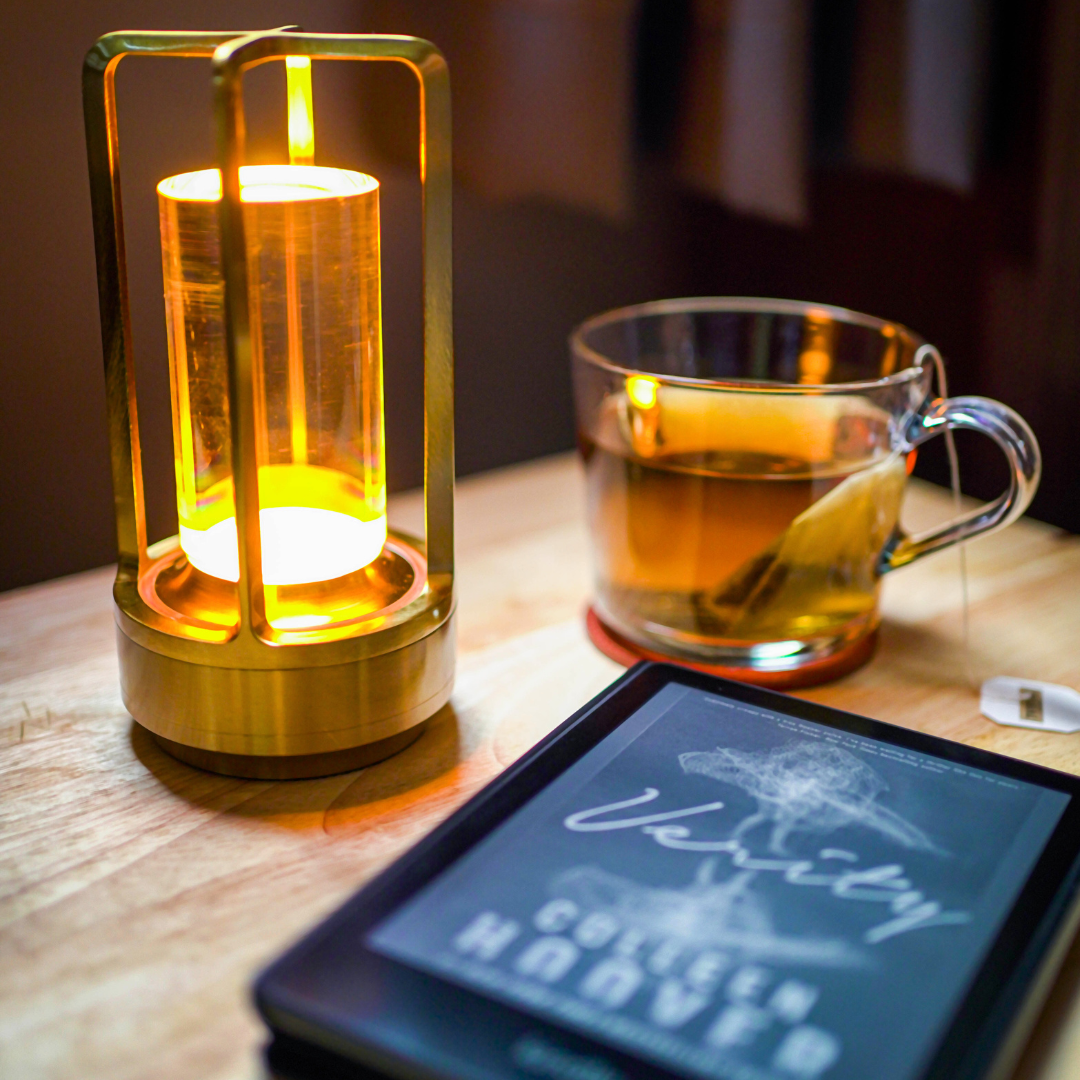 Elegant Crystal Table Lamp for a Modern Glow - CrystalTable