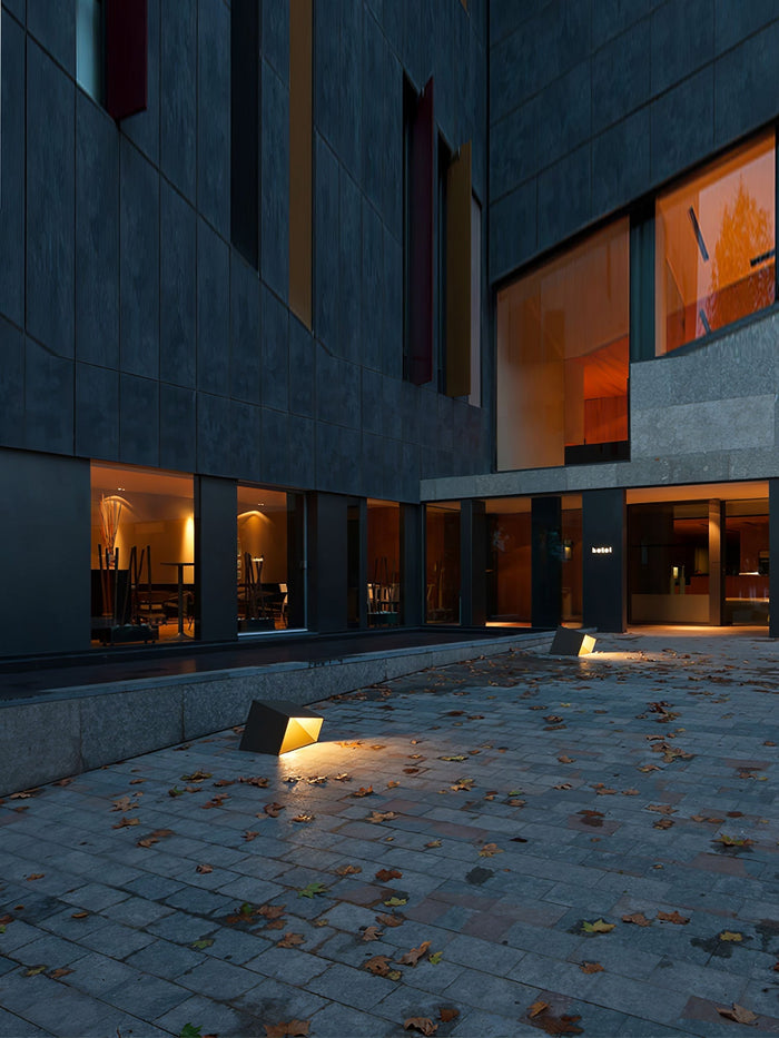 Compact Solar Garden Lamp - SolarLume