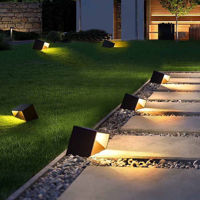 Compact Solar Garden Lamp - SolarLume