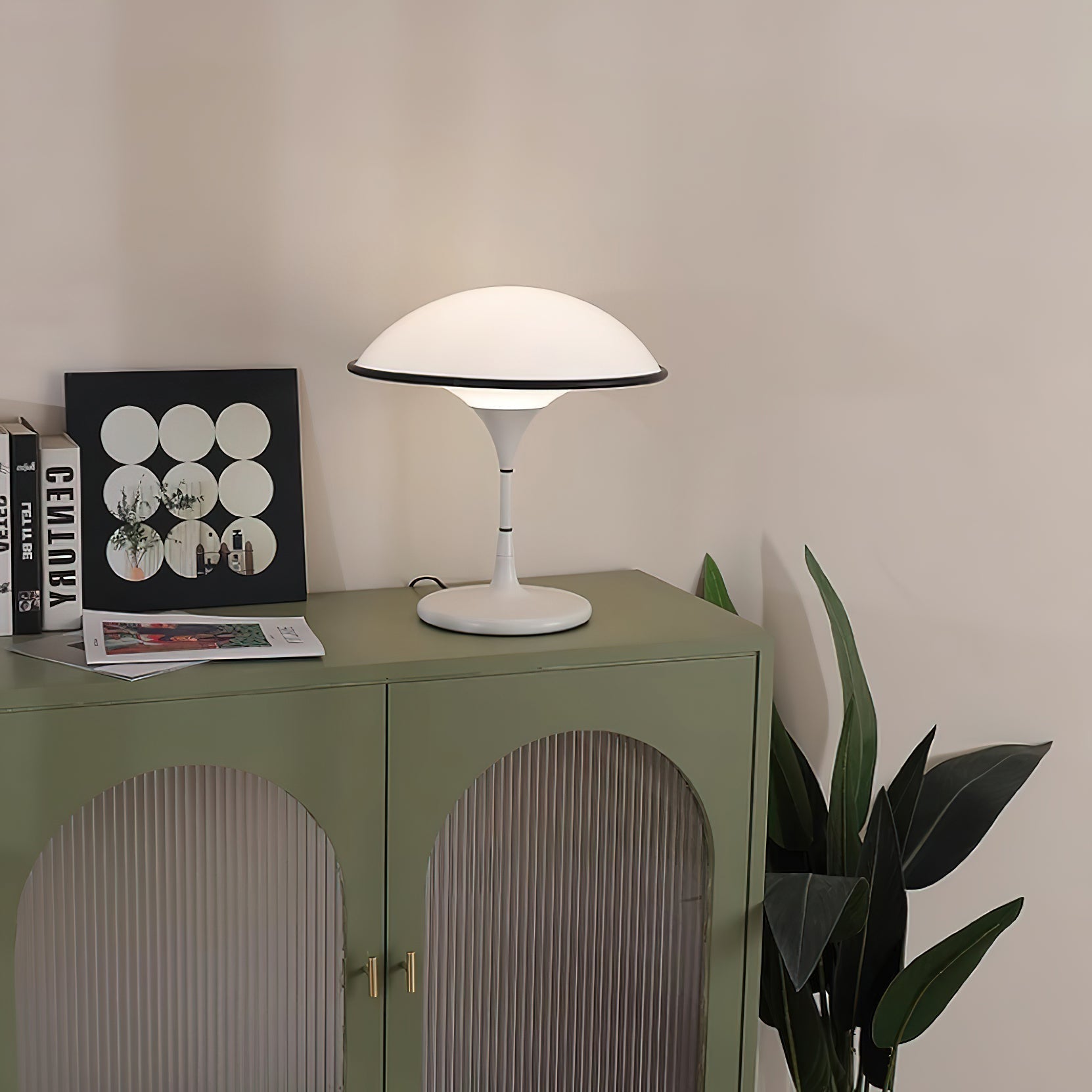 Stylish Table Lamp for a Modern, Inviting Ambiance - WarmTable