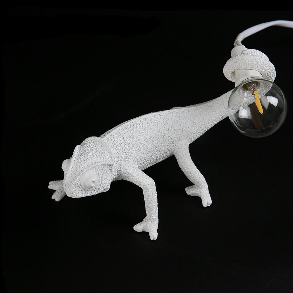 Stylish Lizard-Shaped Table Lamp for a Cozy, Artistic Glow - LizardTable