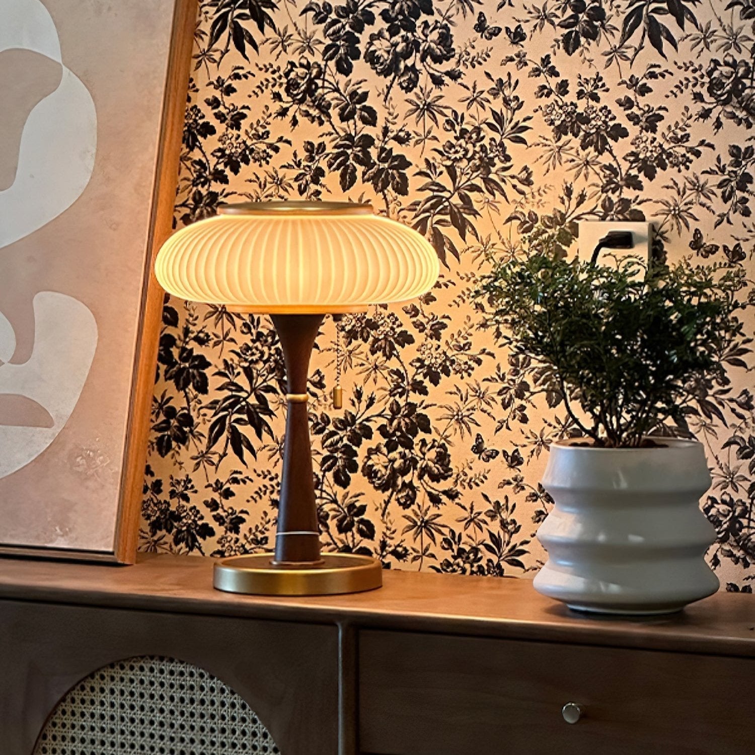 Natural Mushroom Table Lamp for a Cozy Ambience - MushTable