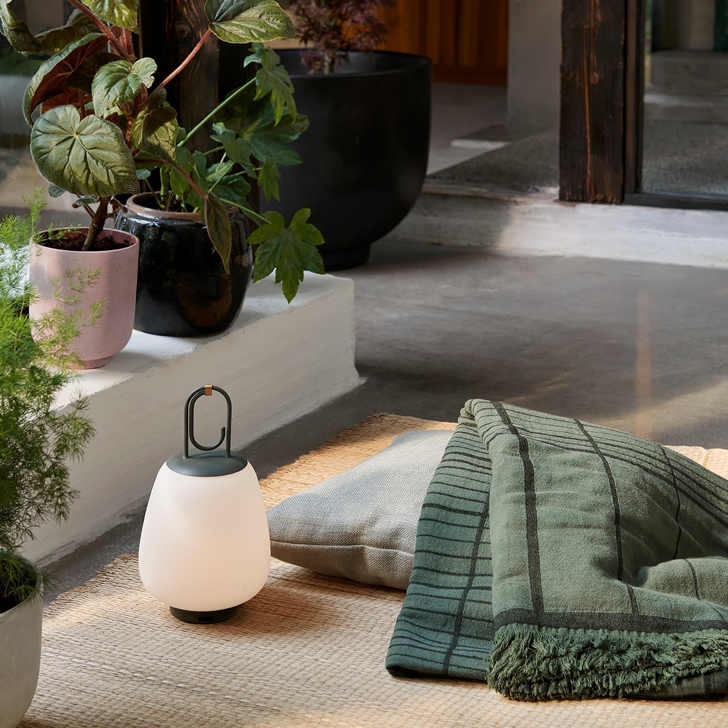 LED Lantern with Rechargeable Battery for Indoor & Outdoor - LanternTable