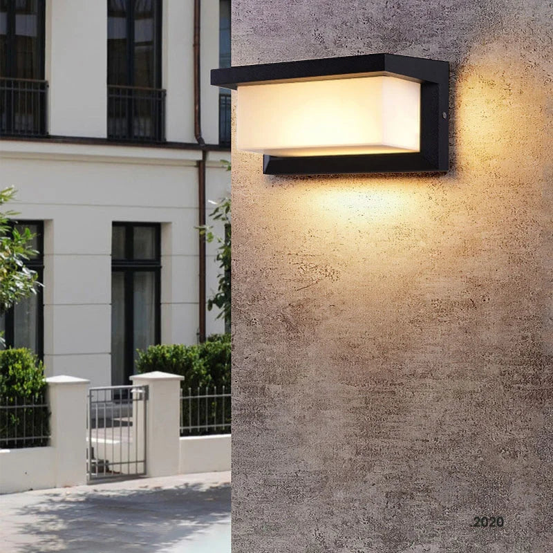Villa-Inspired Solar Lamp for Elegant Outdoor Lighting - SolarLume