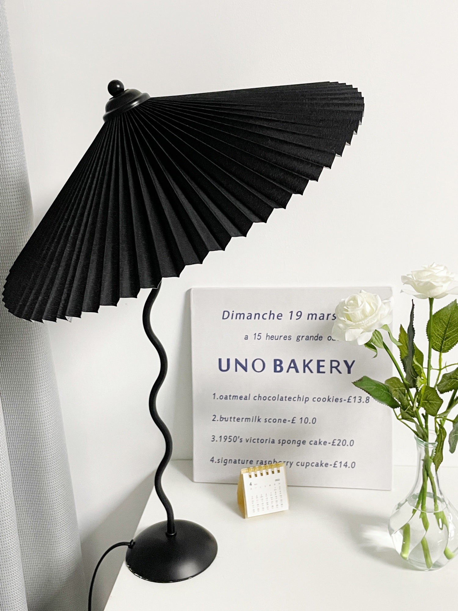 Curved LED Table Lamp for Modern Ambient Glow - CurveTable