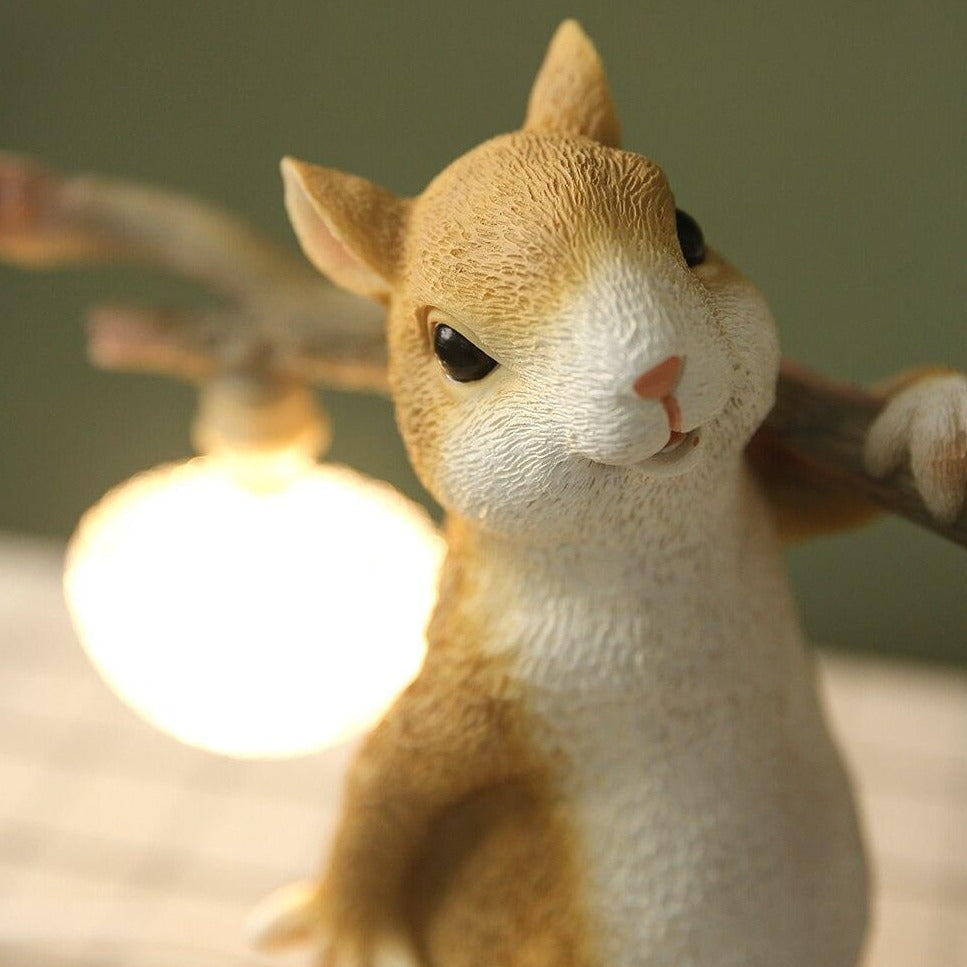 Adorable Squirrel Night Light for a Cozy Ambiance - NightTable