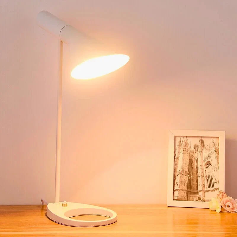 Modern Table Lamp with Chic Design - ChicTable