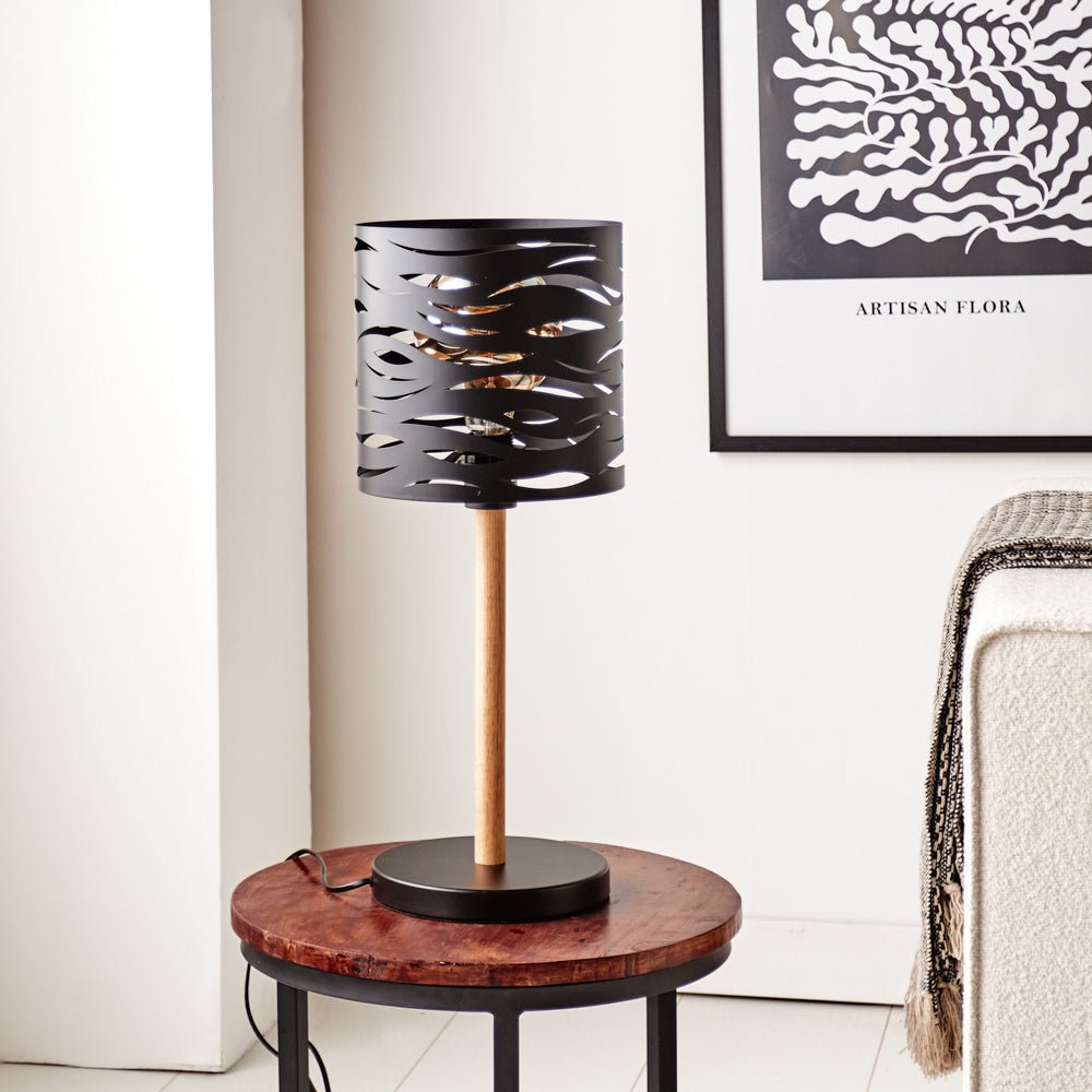 Chic Black Metal Table Lamp for a Modern Ambience - MetalTable