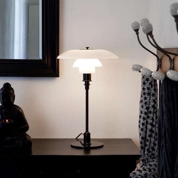 Sleek Metal Table Lamp for Modern Home Ambiance - MetalTable