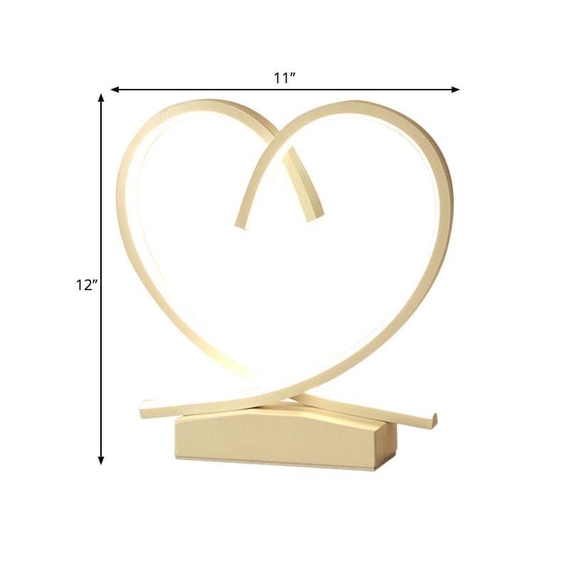 Charming Wooden Bedside Lamp with Heart Design - HeartTable