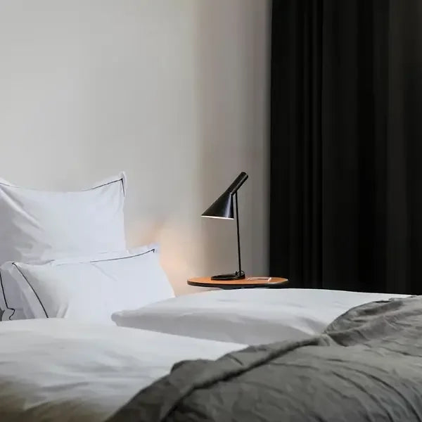 Modern Table Lamp with Chic Design - ChicTable
