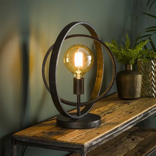 Sleek Metal Table Lamp for a Modern Ambience - MetalTable
