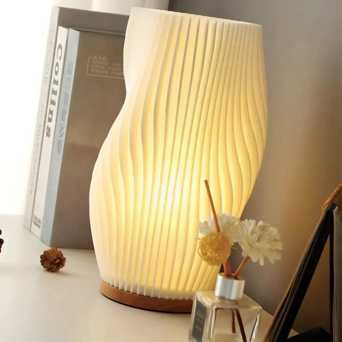 Wave-Inspired LED Lamp for Relaxed Mood - WaveTable