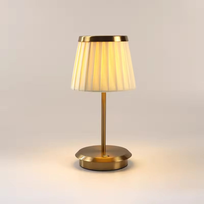 Vintage-Style Table Lamp for Classic Homes - VintageTable