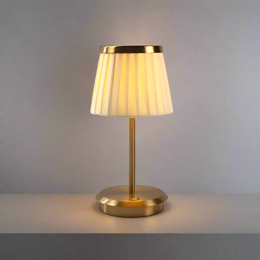 Vintage-Style Table Lamp for Classic Homes - VintageTable