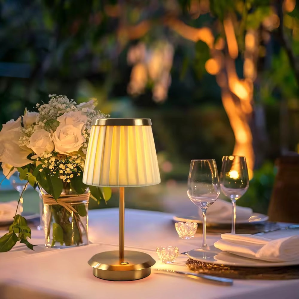 Elegant Vintage Table Lamp for Timeless Charm - VintageTable