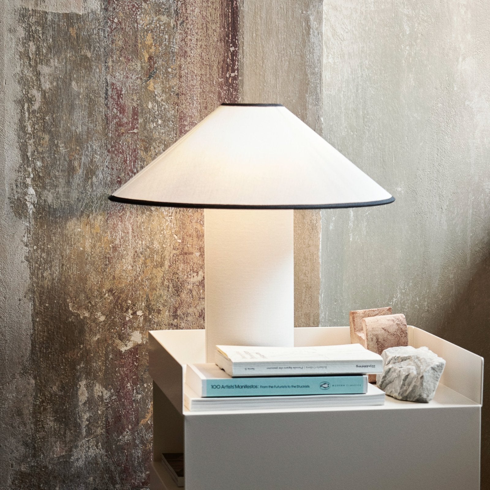 Chic Modern Table Lamp for a Cozy & Stylish Home - StyleTable