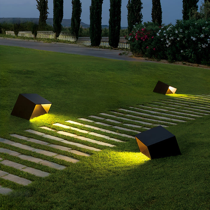 Compact Solar Garden Lamp - SolarLume