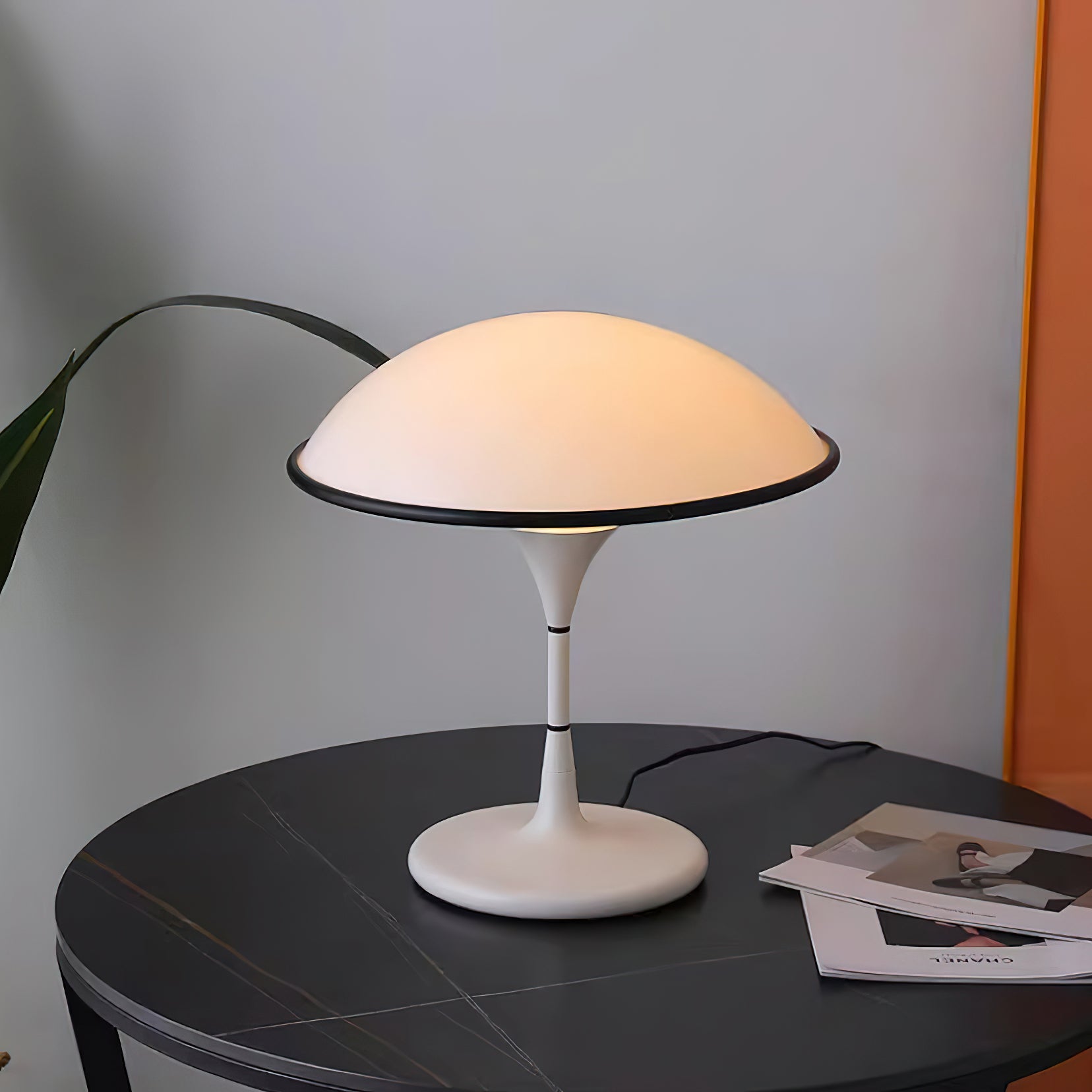 Stylish Table Lamp for a Modern, Inviting Ambiance - WarmTable