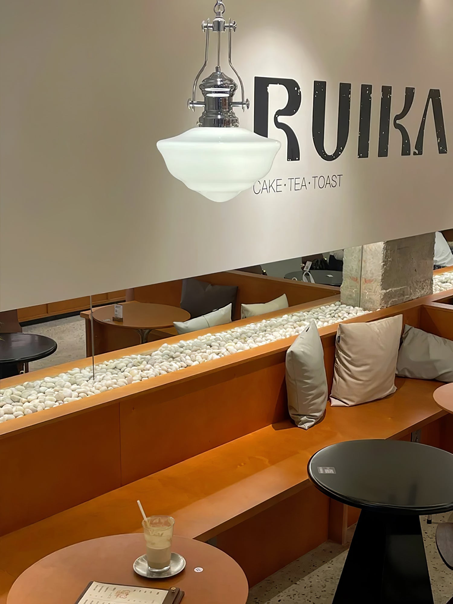 Classic Pendant Lamp for Timeless Elegance - TimeDrop