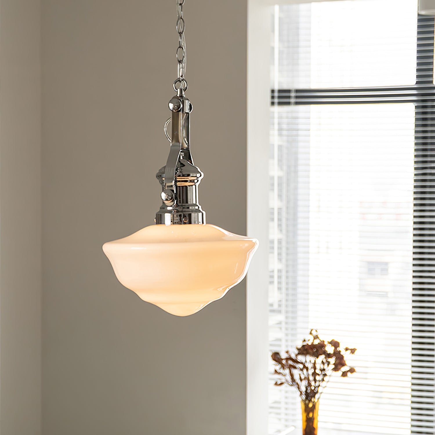 Classic Pendant Lamp for Timeless Elegance - TimeDrop