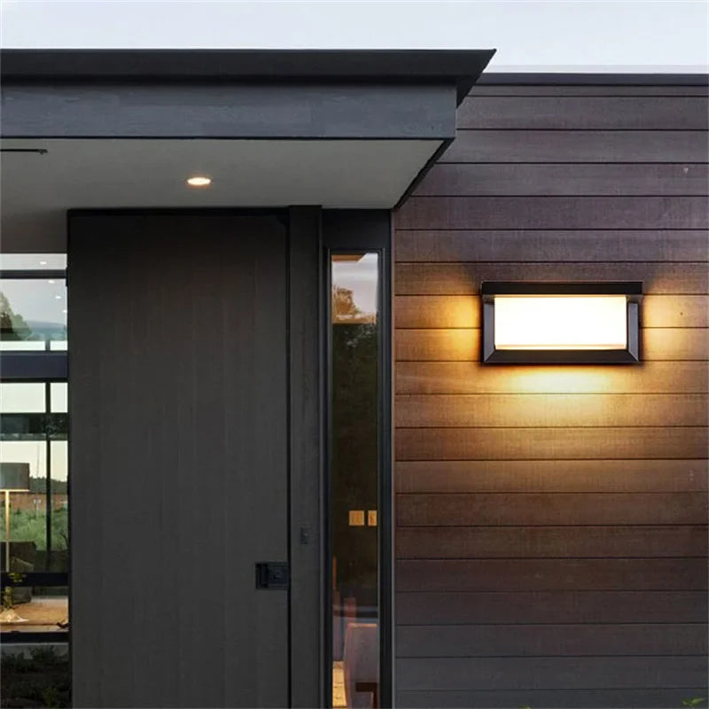 Villa-Inspired Solar Lamp for Elegant Outdoor Lighting - SolarLume