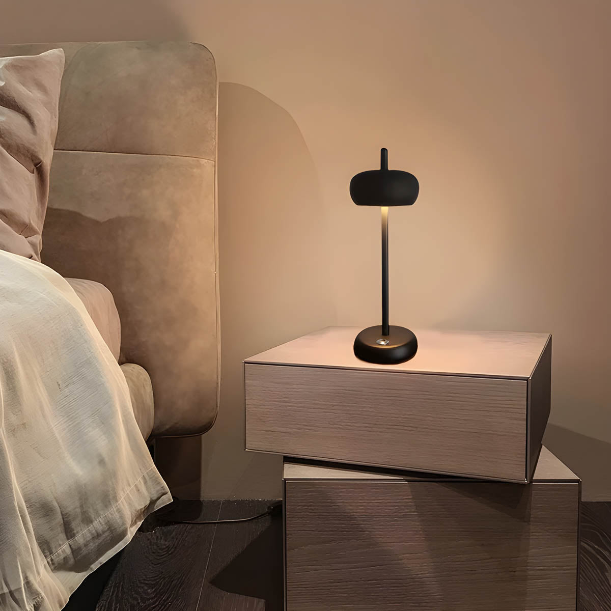 Sleek Modern Table Lamp for a Warm and Inviting Glow - WarmTable