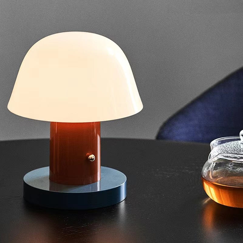 Mushroom Lamp with Ambient Lighting - MushTable