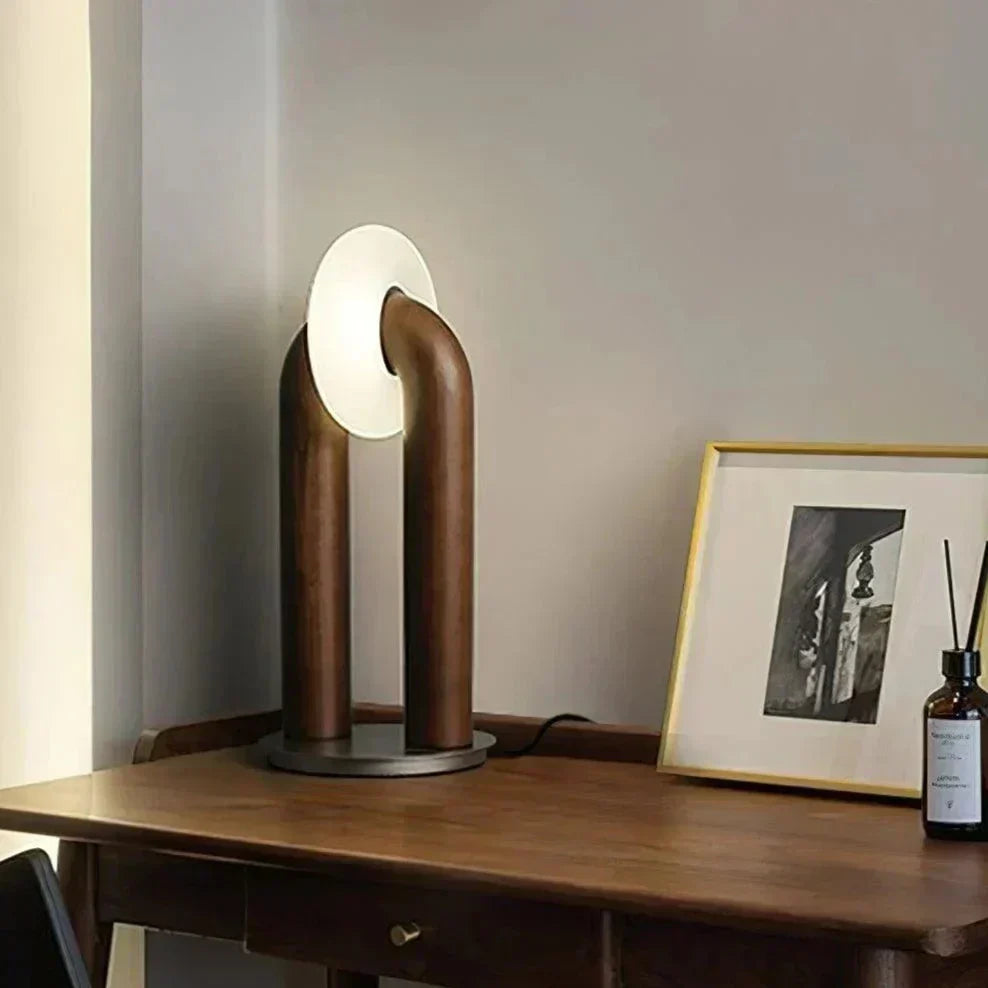 Sleek & Stylish Wireless Table Lamp for Any Space - SpaceTable