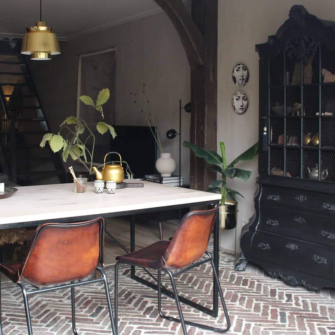 Sleek Pendant Lamp for a Luxe Home Ambiance - LuxeDrop