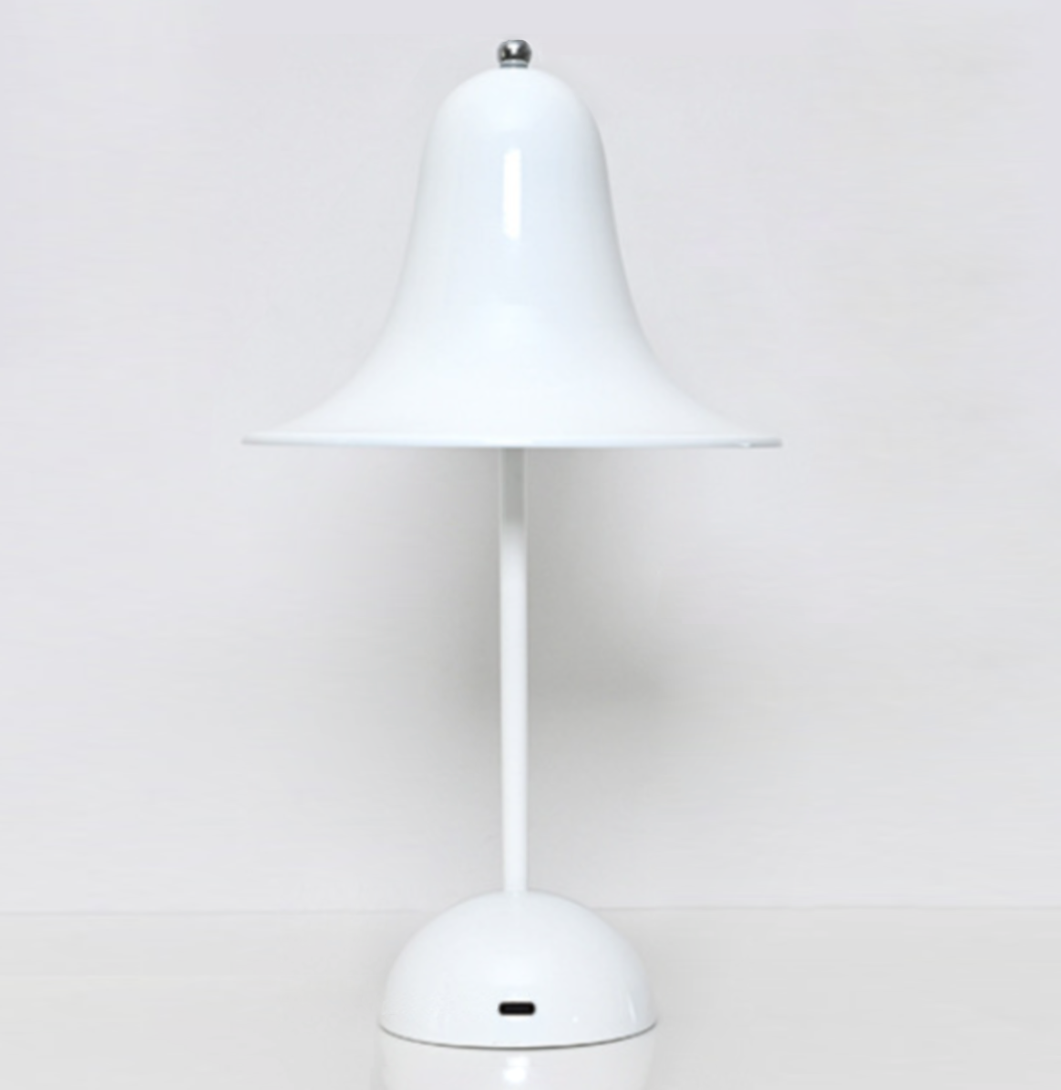 Stylish Wireless Table Lamp for an Elegant Ambiance - WireTable