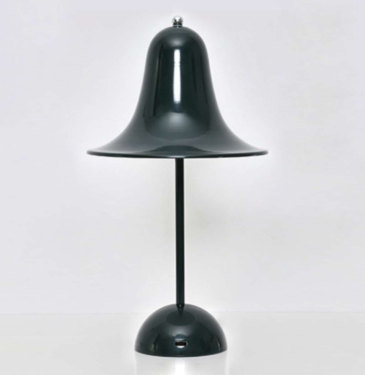 Stylish Wireless Table Lamp for an Elegant Ambiance - WireTable