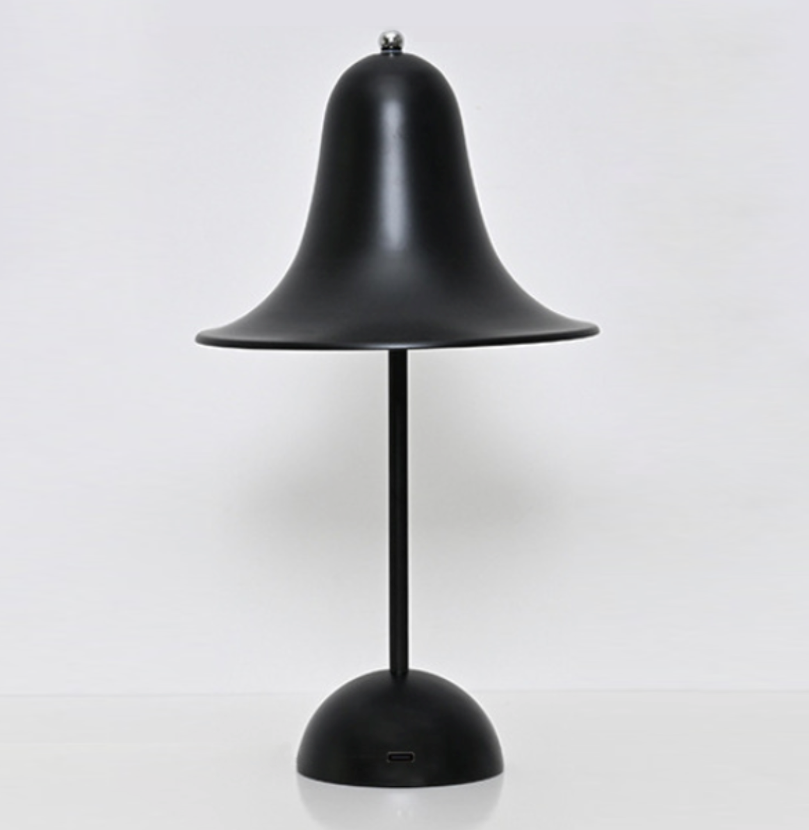 Stylish Wireless Table Lamp for an Elegant Ambiance - WireTable