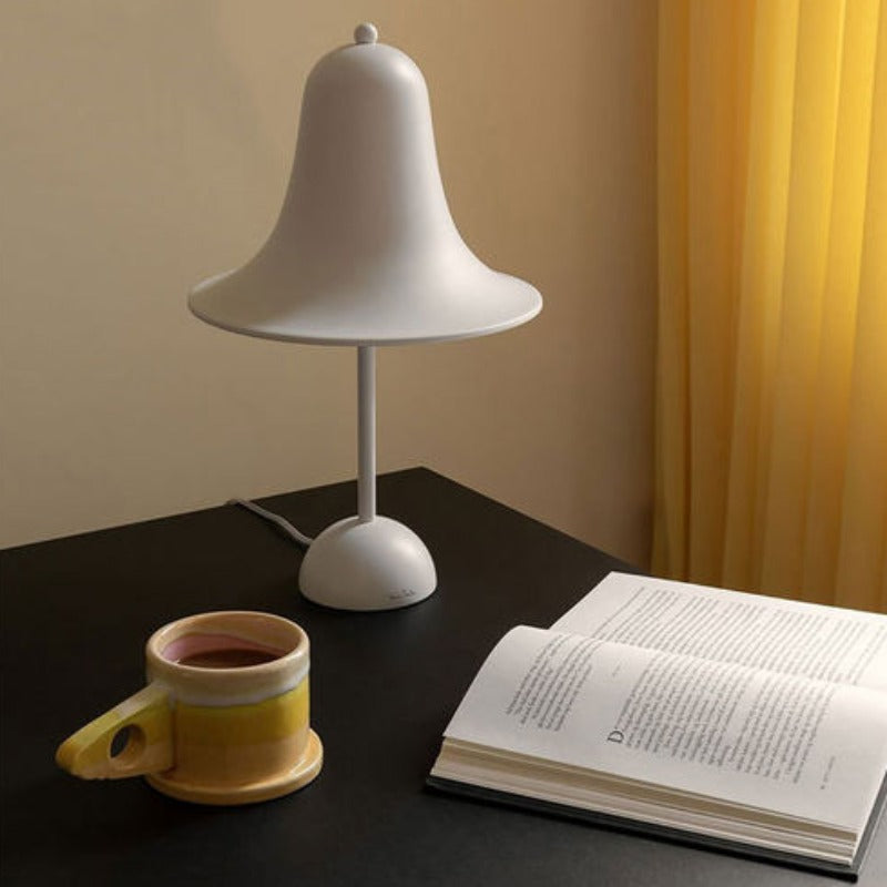 Stylish Wireless Table Lamp for an Elegant Ambiance - WireTable