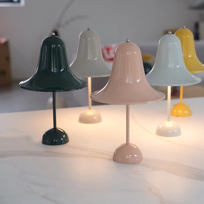 Stylish Wireless Table Lamp for an Elegant Ambiance - WireTable