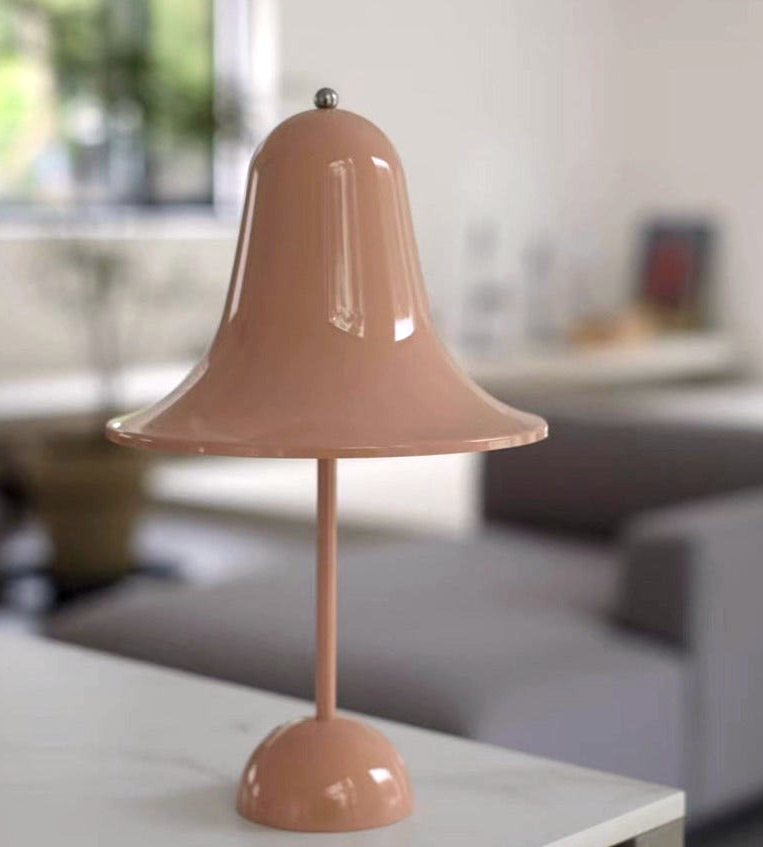 Stylish Wireless Table Lamp for an Elegant Ambiance - WireTable